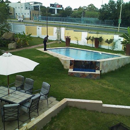Villa Via Hotel Midrand Luaran gambar