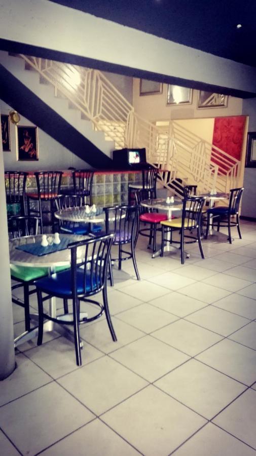 Villa Via Hotel Midrand Luaran gambar