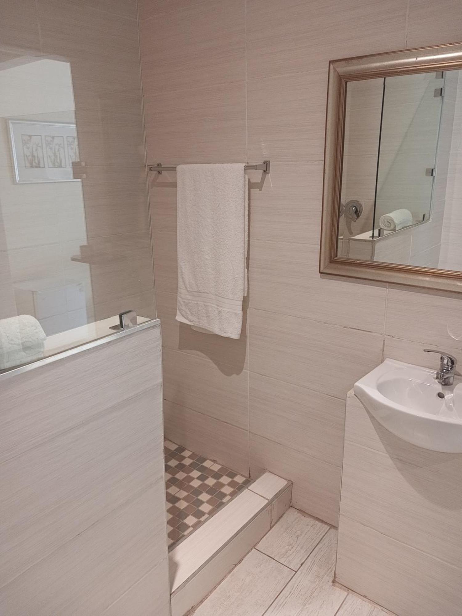 Villa Via Hotel Midrand Luaran gambar