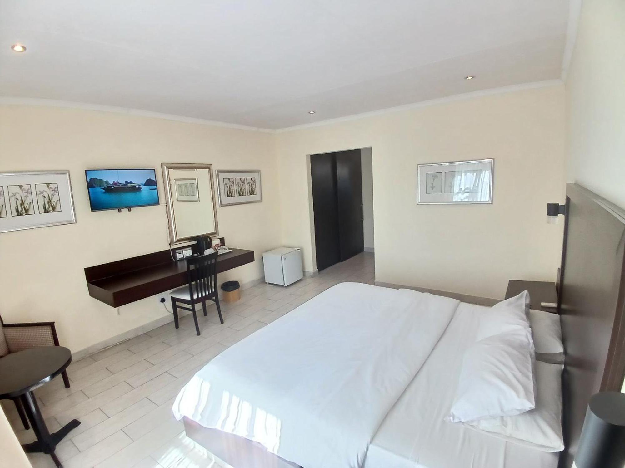 Villa Via Hotel Midrand Luaran gambar