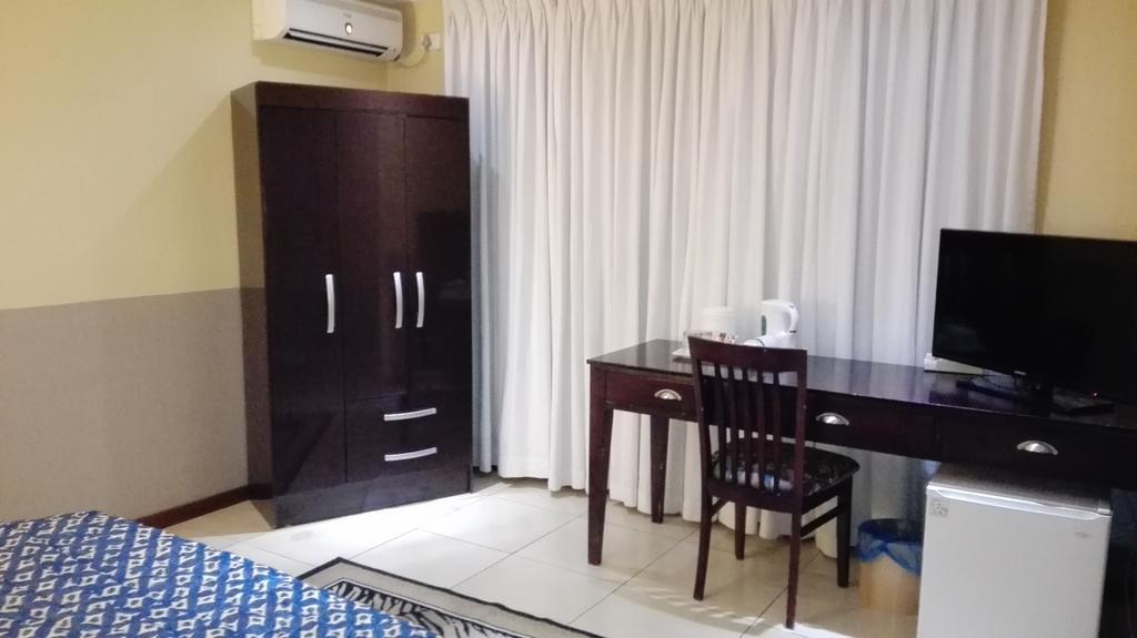 Villa Via Hotel Midrand Luaran gambar