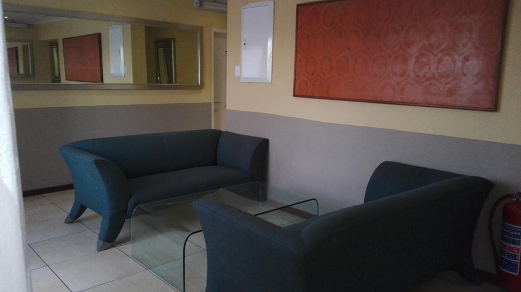 Villa Via Hotel Midrand Luaran gambar