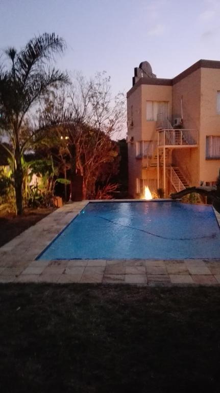 Villa Via Hotel Midrand Luaran gambar