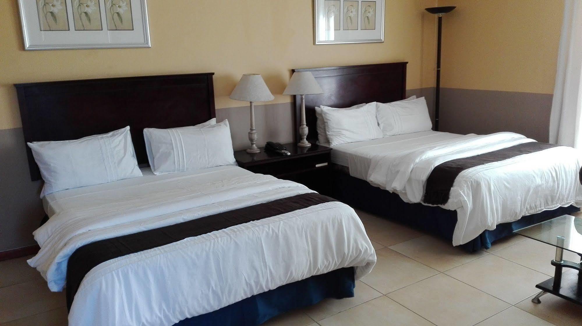 Villa Via Hotel Midrand Luaran gambar