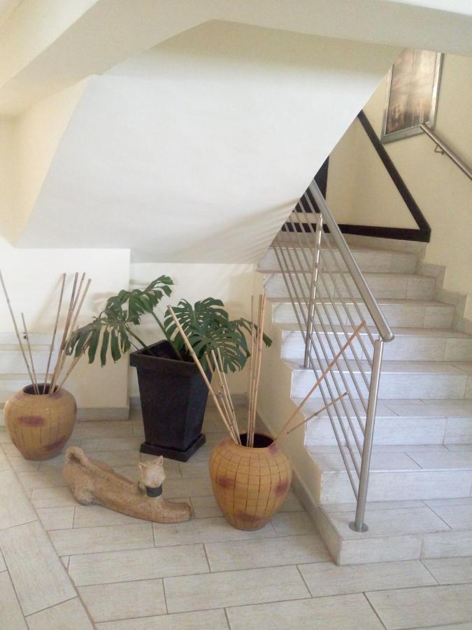 Villa Via Hotel Midrand Luaran gambar
