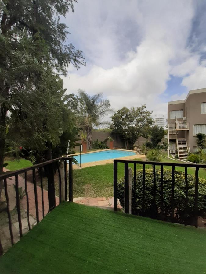 Villa Via Hotel Midrand Luaran gambar